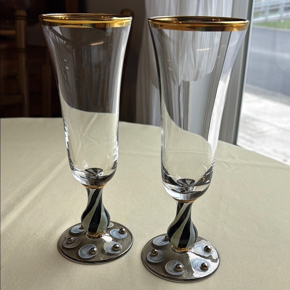 Gold and Silver Ornate Drinkware Flutes - Picture 6 of 9
